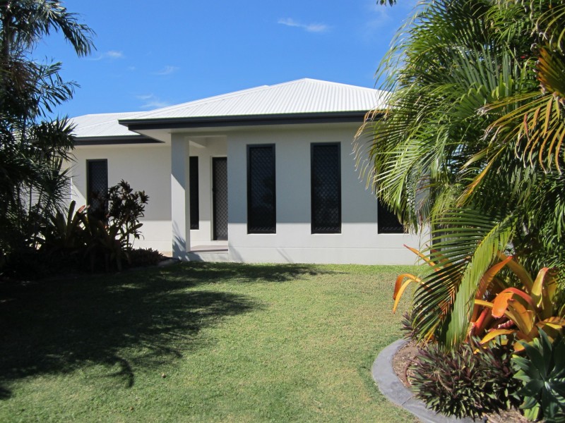 15 Malibu Parade ‘ Jaskyl Place’, Mount Louisa QLD 4814