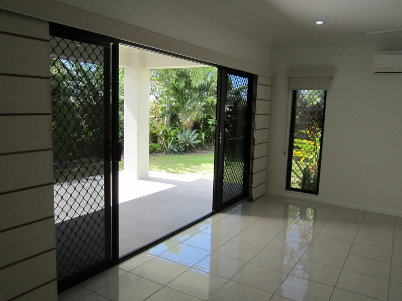 15 Malibu Parade ‘ Jaskyl Place’, Mount Louisa QLD 4814