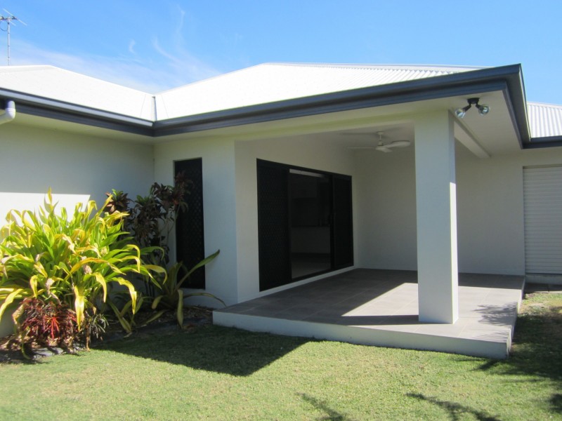 15 Malibu Parade ‘ Jaskyl Place’, Mount Louisa QLD 4814