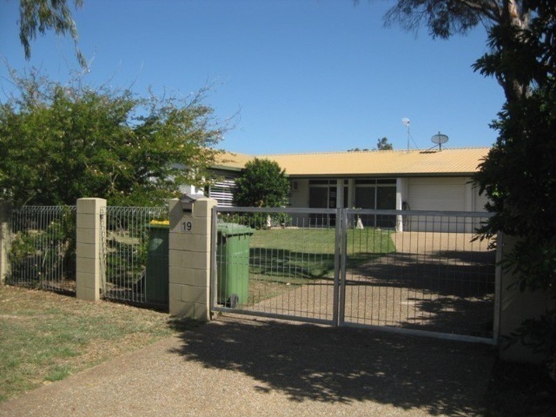 19 Northwest Crescent, Cranbrook QLD 4814