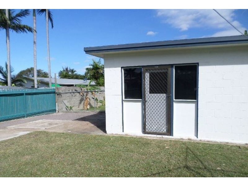 4 Banora Court, Mount Louisa QLD 4814