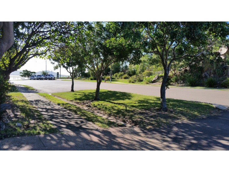 3/118 Cook Street, North Ward QLD 4810