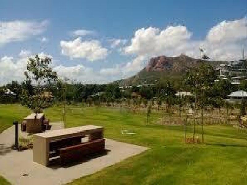 3/118 Cook Street, North Ward QLD 4810