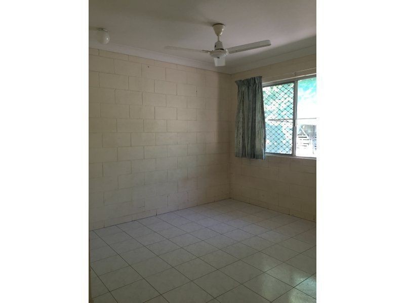 2/77 Queens Road, Hermit Park QLD 4812