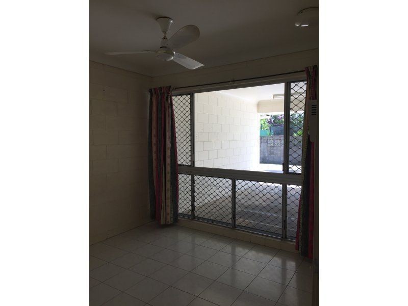 2/77 Queens Road, Hermit Park QLD 4812