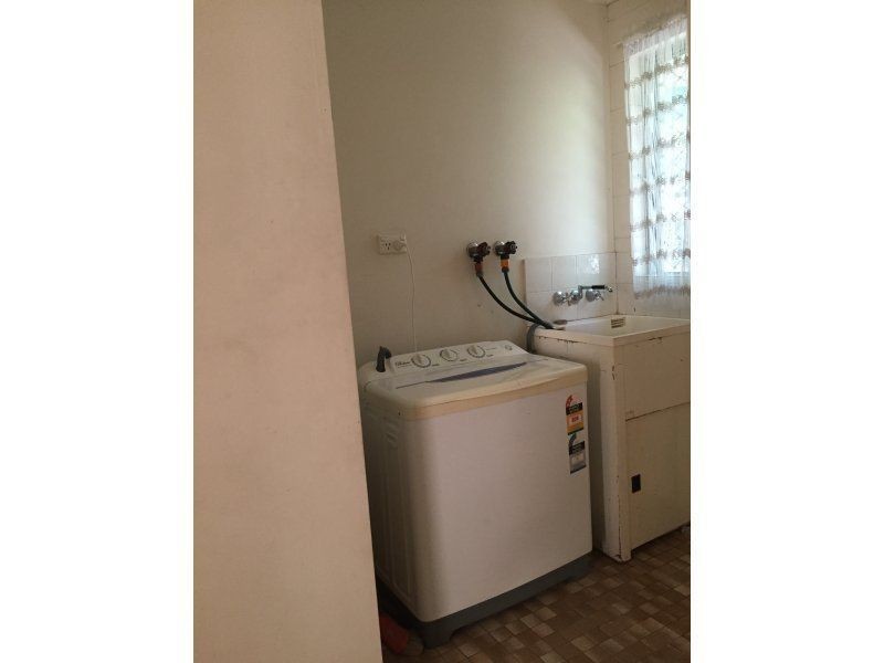 2/77 Queens Road, Hermit Park QLD 4812