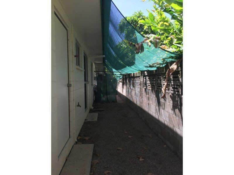 2/77 Queens Road, Hermit Park QLD 4812