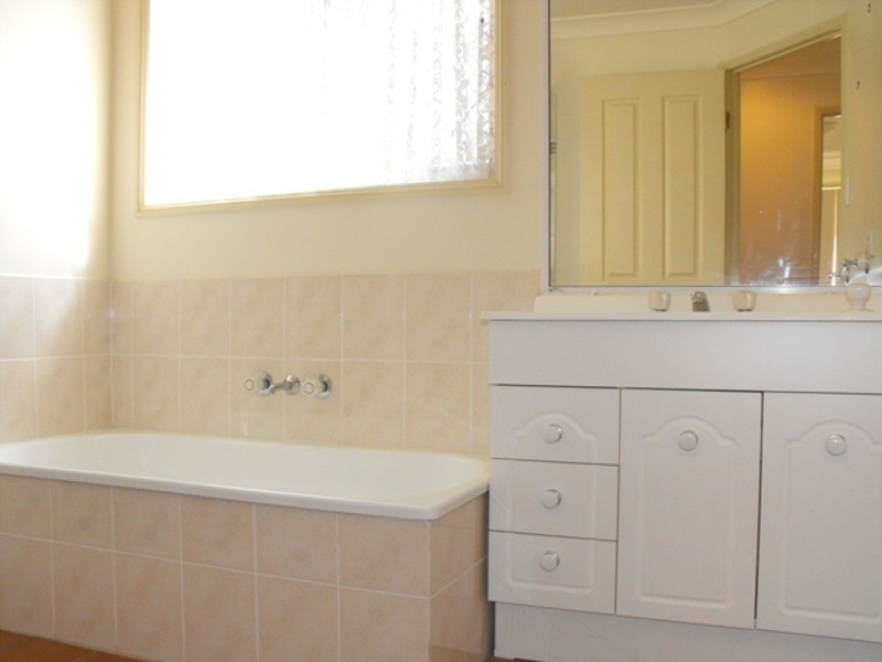 81 Florida Place, Kirwan QLD 4817