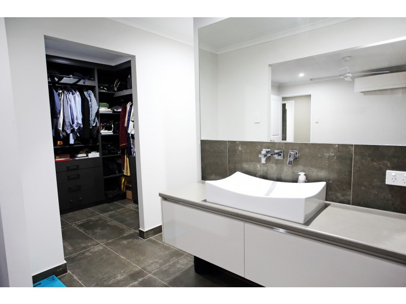 187 Williams Road, Alligator Creek QLD 4816