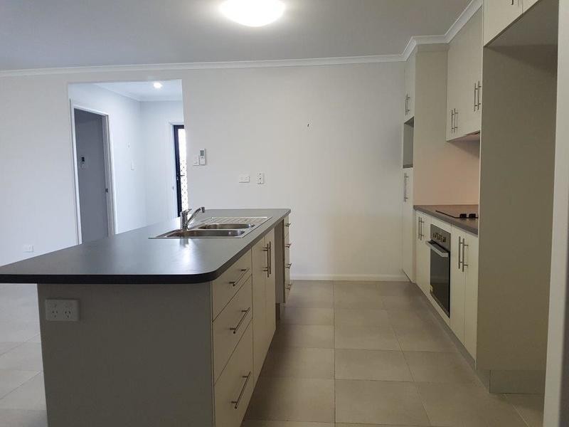 7 Lanikai Place, Mount Low QLD 4818