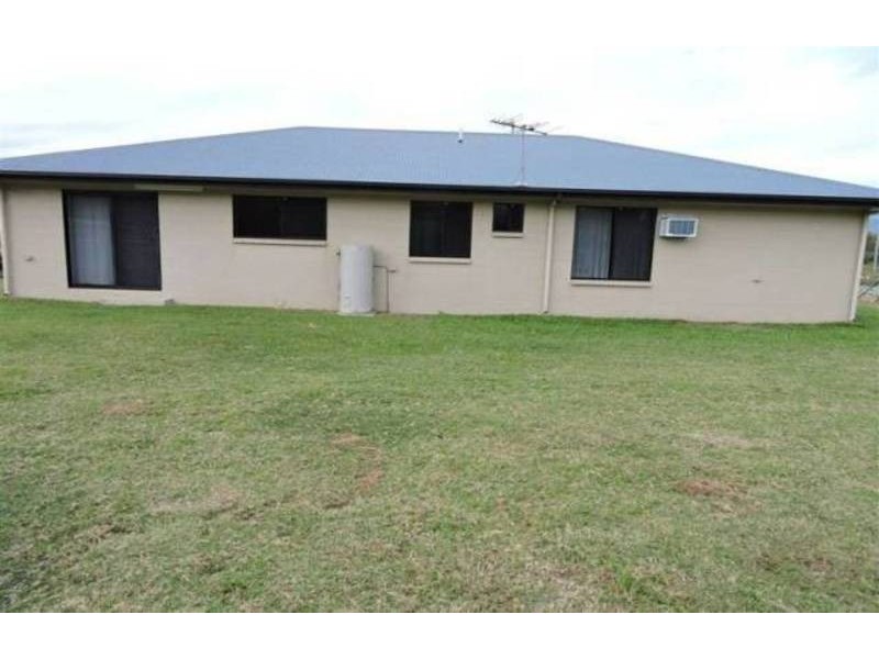 224 Valley Drive, Oak Valley QLD 4811