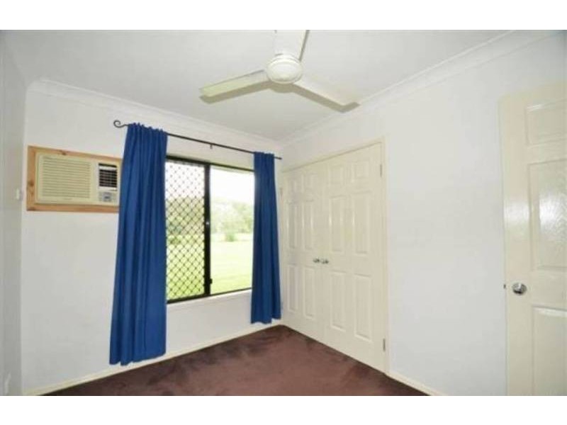 224 Valley Drive, Oak Valley QLD 4811