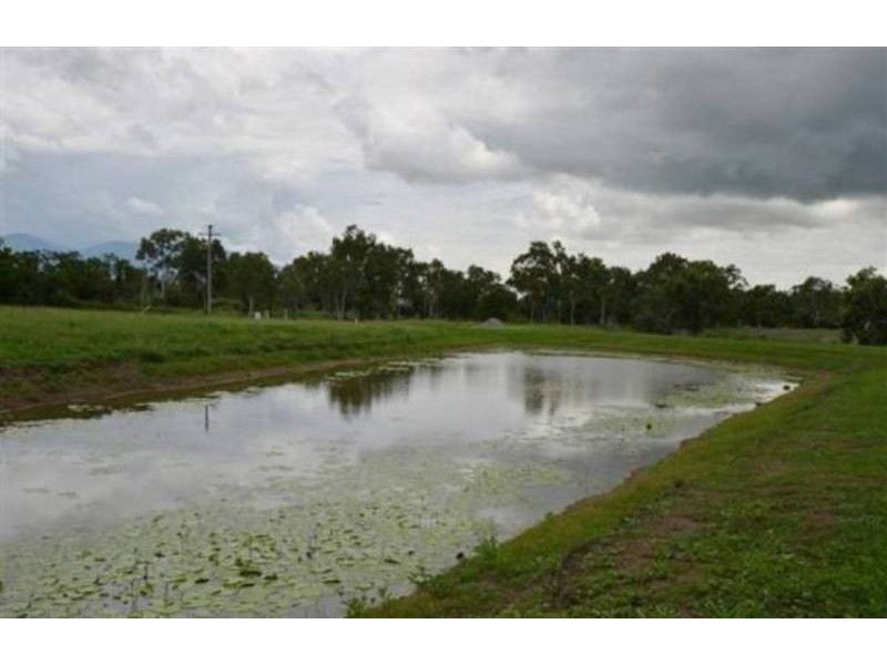 224 Valley Drive, Oak Valley QLD 4811