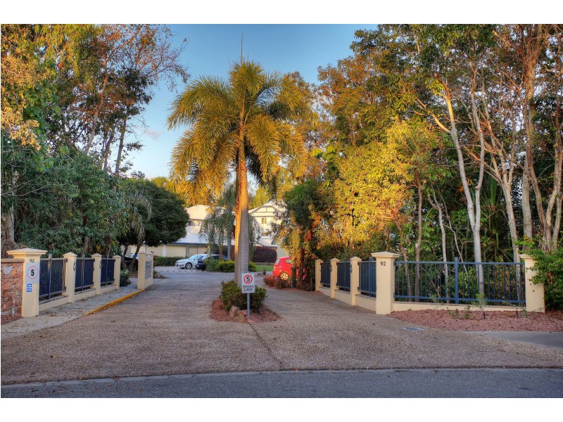 2/92 Regatta Crescent, Douglas QLD 4814