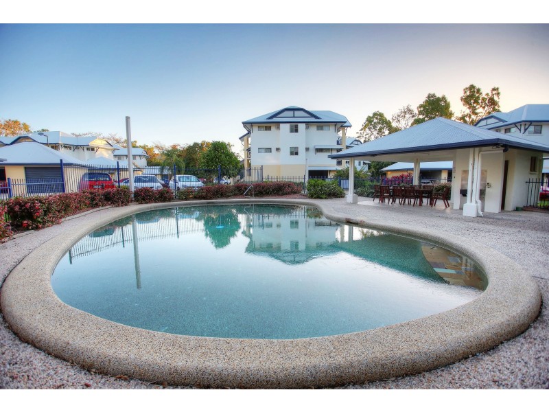 2/92 Regatta Crescent, Douglas QLD 4814