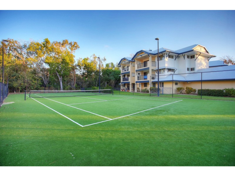 2/92 Regatta Crescent, Douglas QLD 4814