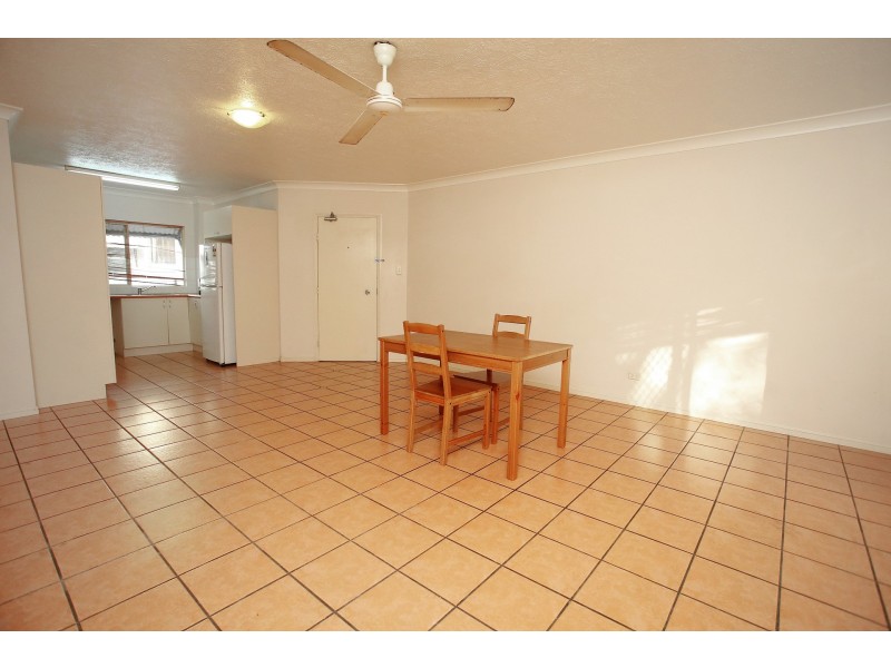 2/92 Regatta Crescent, Douglas QLD 4814