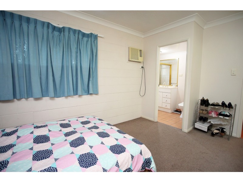 2/92 Regatta Crescent, Douglas QLD 4814