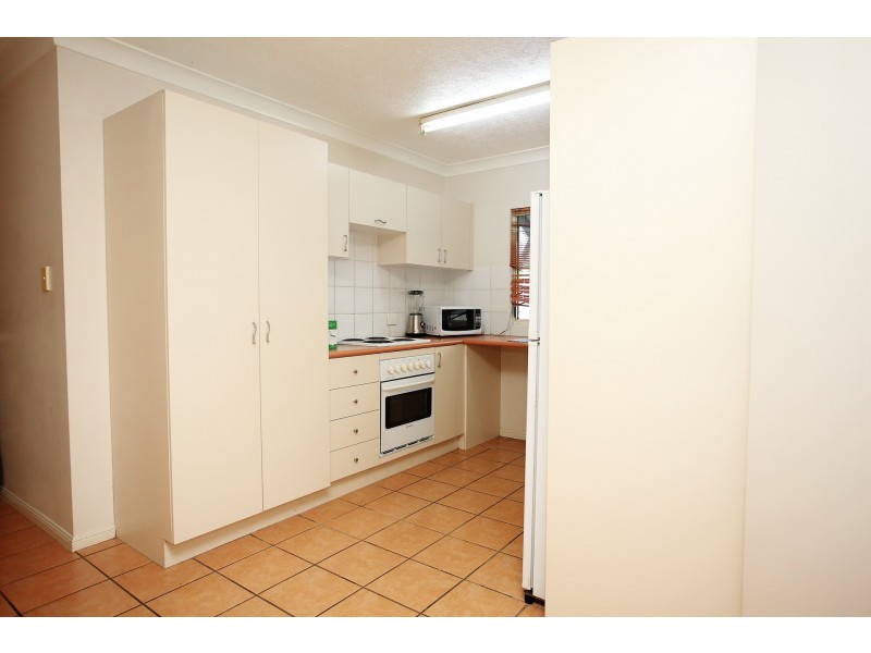 2/92 Regatta Crescent, Douglas QLD 4814