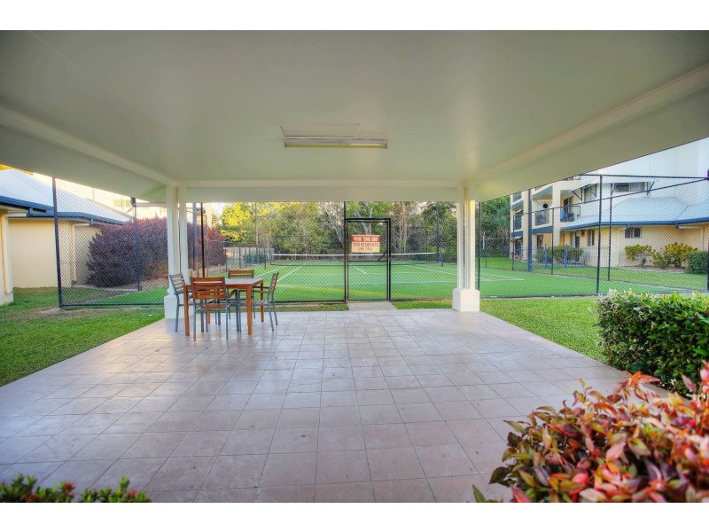 2/92 Regatta Crescent, Douglas QLD 4814