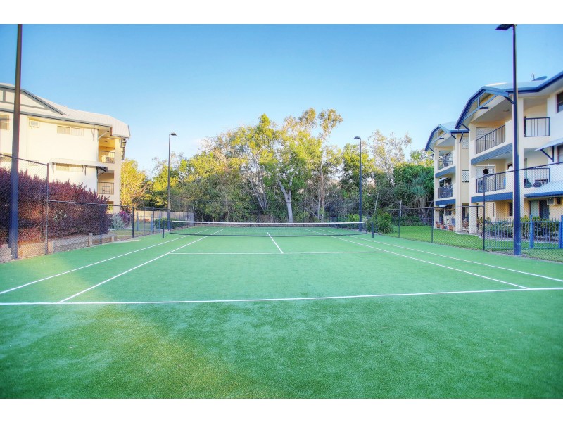 2/92 Regatta Crescent, Douglas QLD 4814