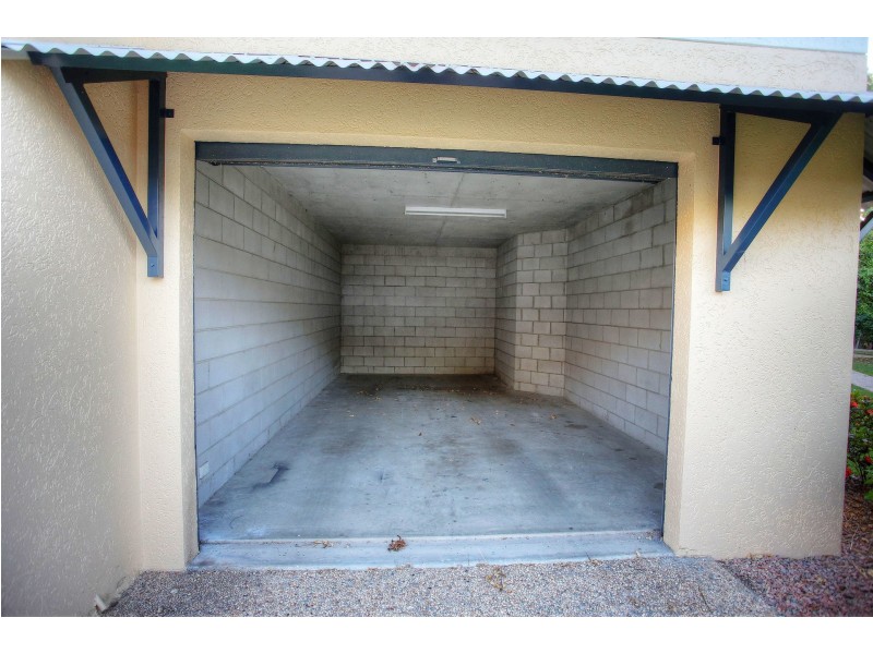 2/92 Regatta Crescent, Douglas QLD 4814