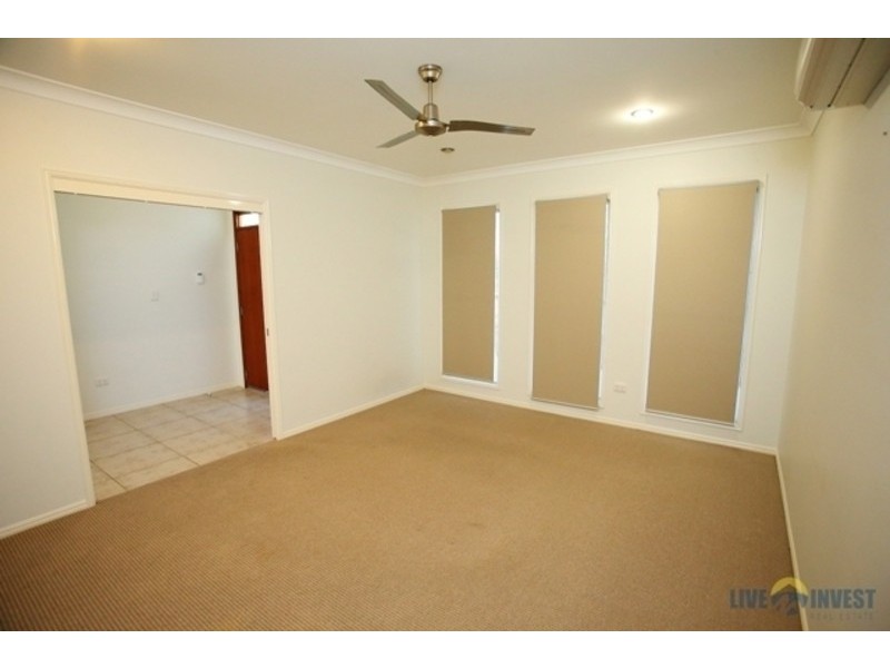 17 Hillock Crescent, Bushland Beach QLD 4818