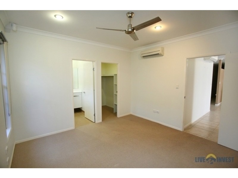 17 Hillock Crescent, Bushland Beach QLD 4818