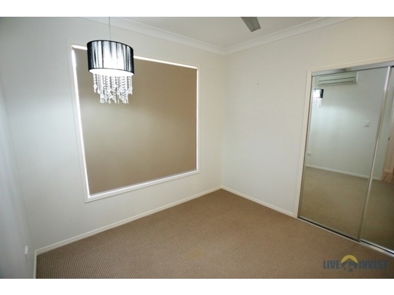 17 Hillock Crescent, Bushland Beach QLD 4818