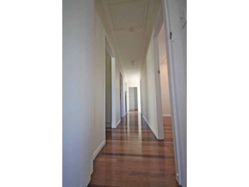 17 Surrey Street, Hyde Park QLD 4812