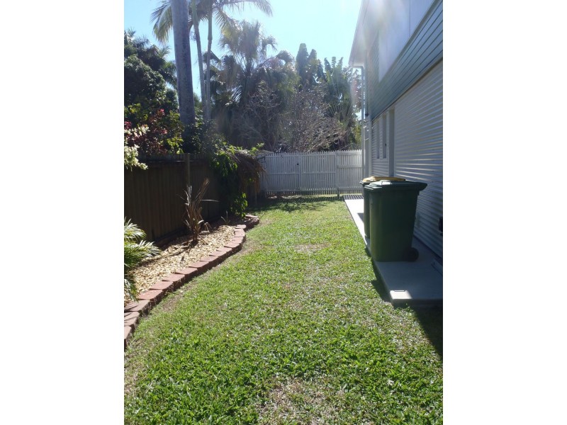 2/22 Sturges Street, Hermit Park QLD 4812