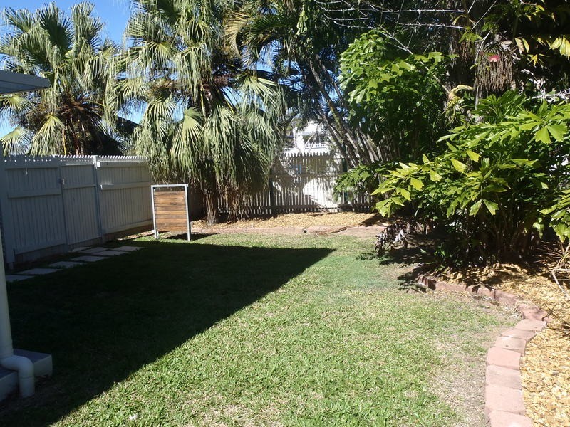 2/22 Sturges Street, Hermit Park QLD 4812