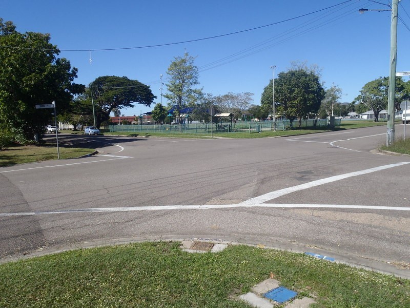 2/22 Sturges Street, Hermit Park QLD 4812