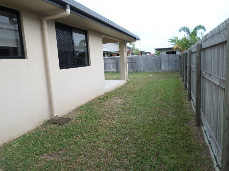 11 Parklands Drive, Mount Louisa QLD 4814