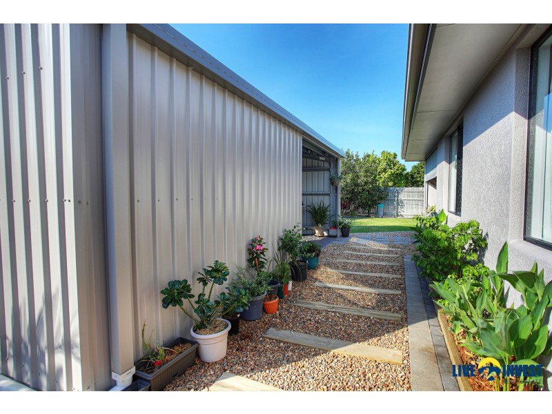 38 Bookara Gum Crescent, Mount Low QLD 4818