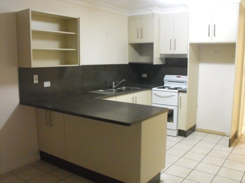 4/15 Lowth Street, Rosslea QLD 4812