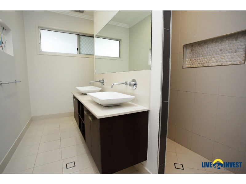 13 Browning Street, Mount Louisa QLD 4814