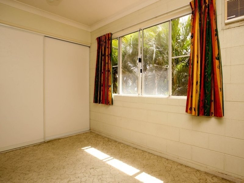 2/22 Marks Street, Hermit Park QLD 4812