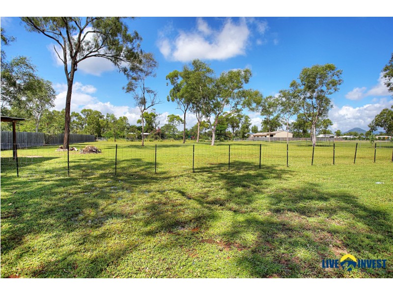 8 Parkway Place, Black River QLD 4818