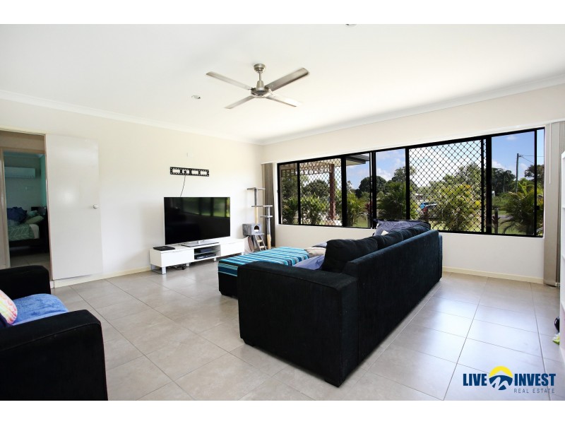 8 Parkway Place, Black River QLD 4818