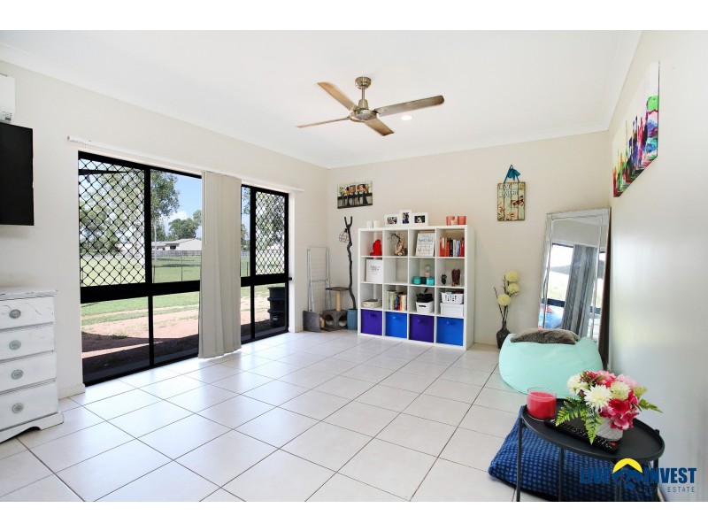 8 Parkway Place, Black River QLD 4818