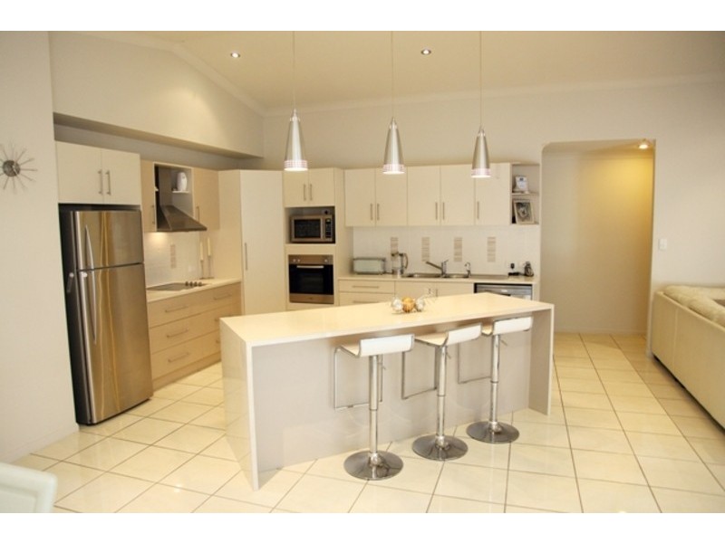 12 Kenwick Place, Kirwan QLD 4817