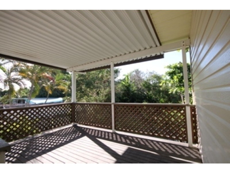 17 Surrey Street, Hyde Park QLD 4812