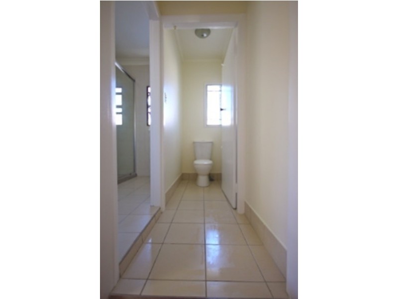 17 Surrey Street, Hyde Park QLD 4812