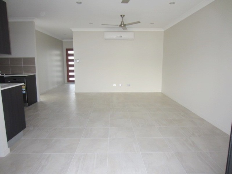 2/1 Mayflower Street, Burdell QLD 4818