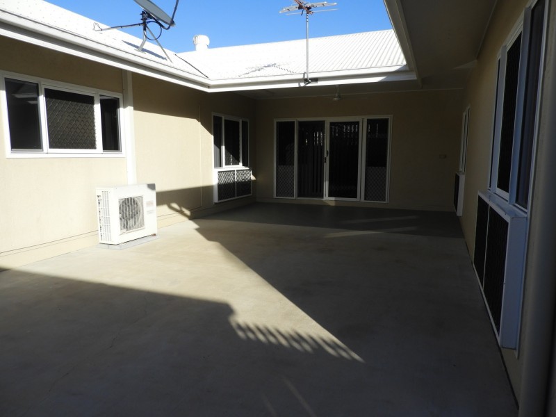 7 Conferta Court, Kirwan QLD 4817