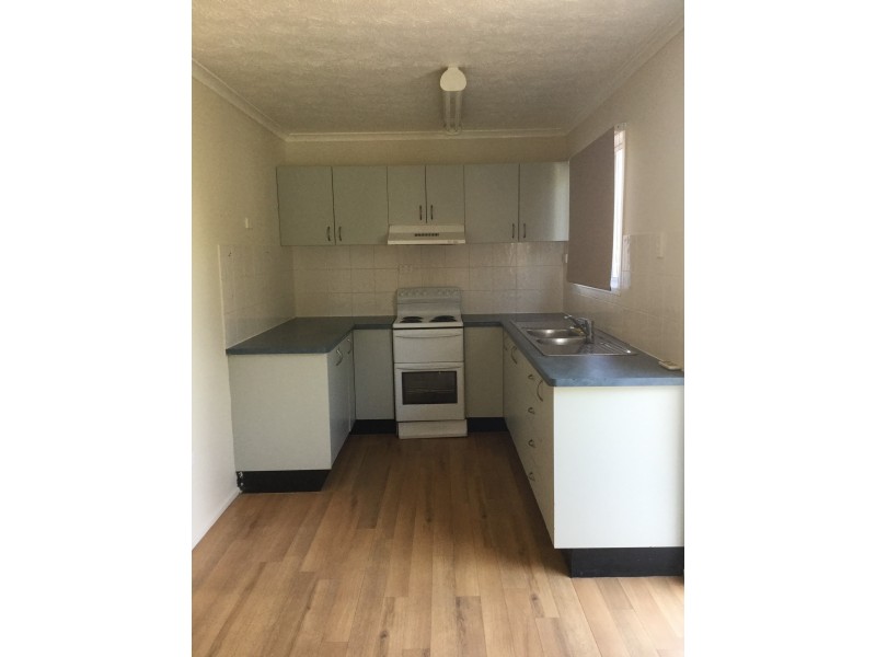 8 Emerald Street, Kirwan QLD 4817