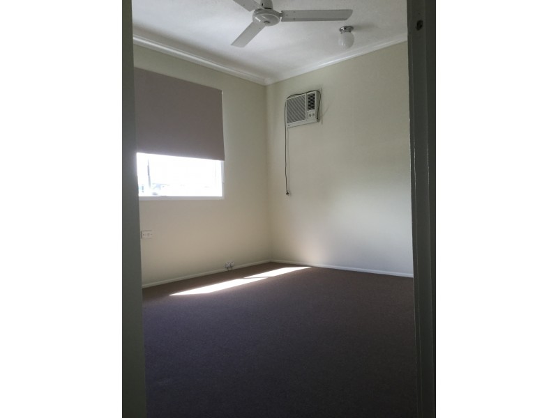 8 Emerald Street, Kirwan QLD 4817