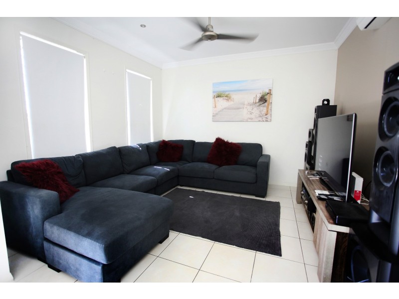 33 Bilbao Place, Bushland Beach QLD 4818