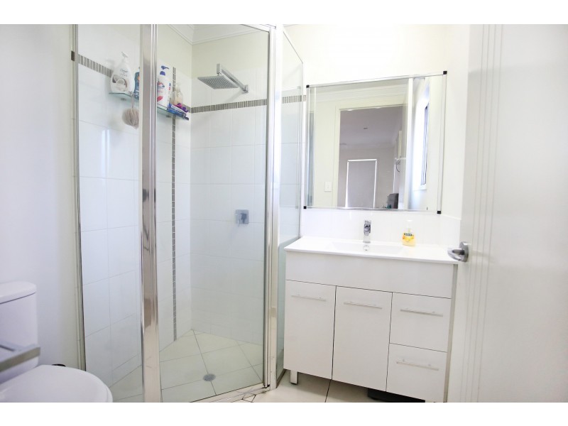 33 Bilbao Place, Bushland Beach QLD 4818